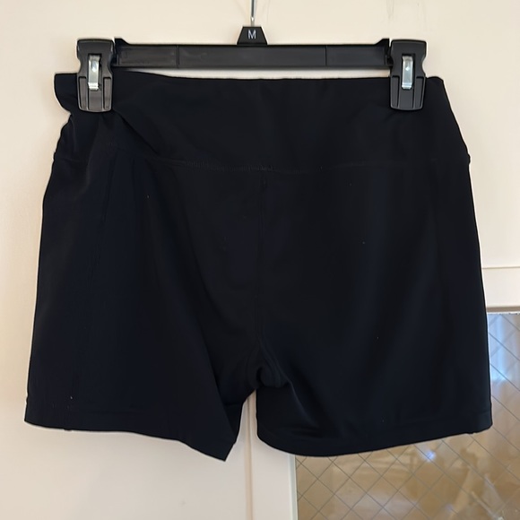 Sweaty Betty Shorts 3” inseam - M - Picture 2 of 4
